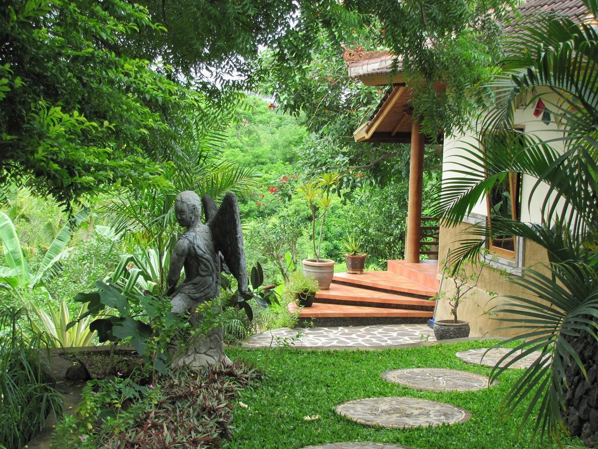 Sananda Bungalow Lovina Oda fotoğraf